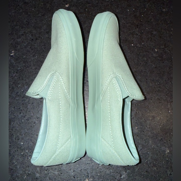 NEW VANS MONO SAGE GREEN CANVAS SLIP ON SNEAKERS 
SZ M 7.5 W 9 - Picture 5 of 10
